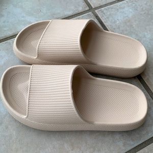 dsg yeezy slides